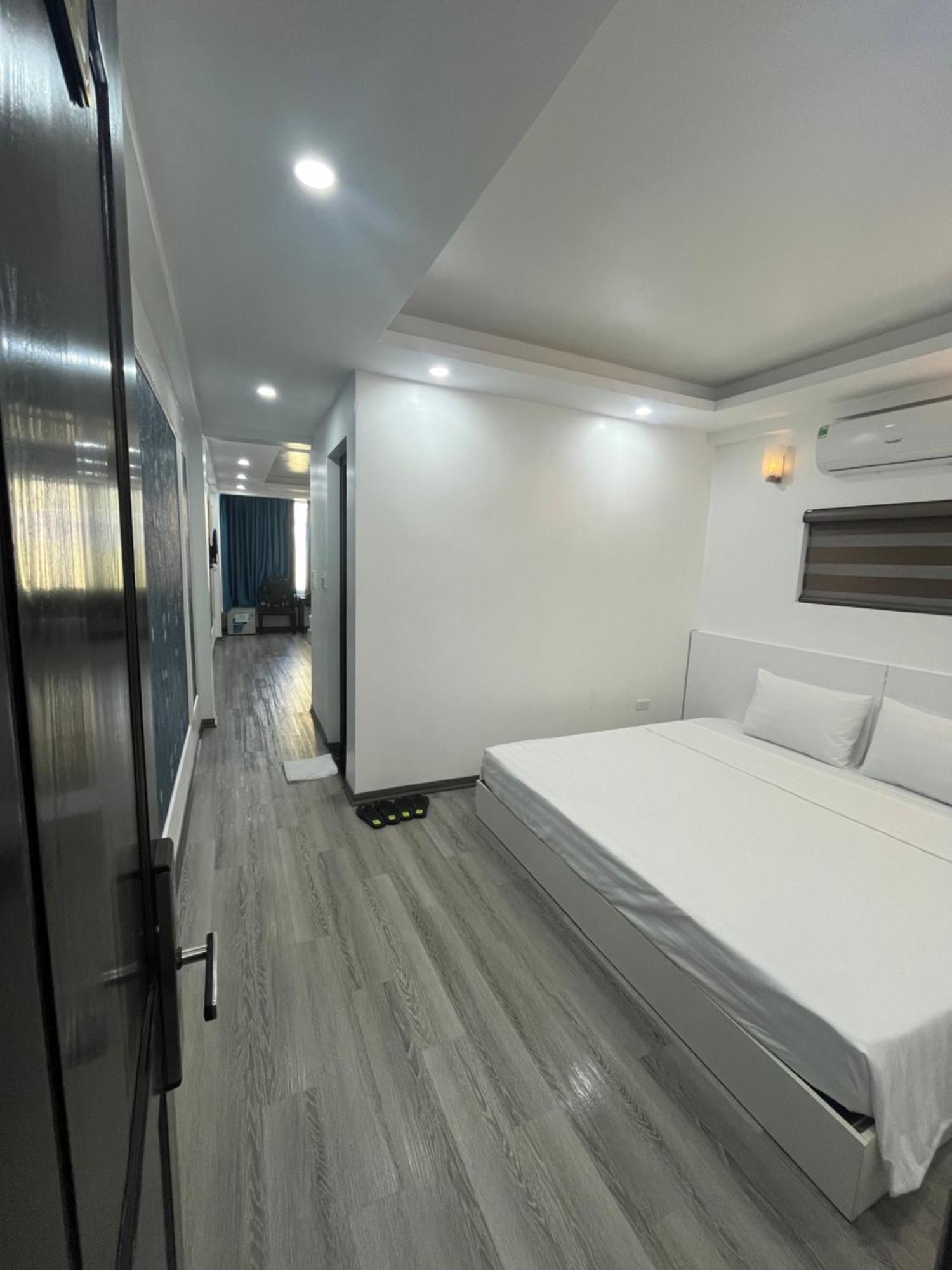 The Queen Hotel & Spa 2 Hanoi Exterior photo