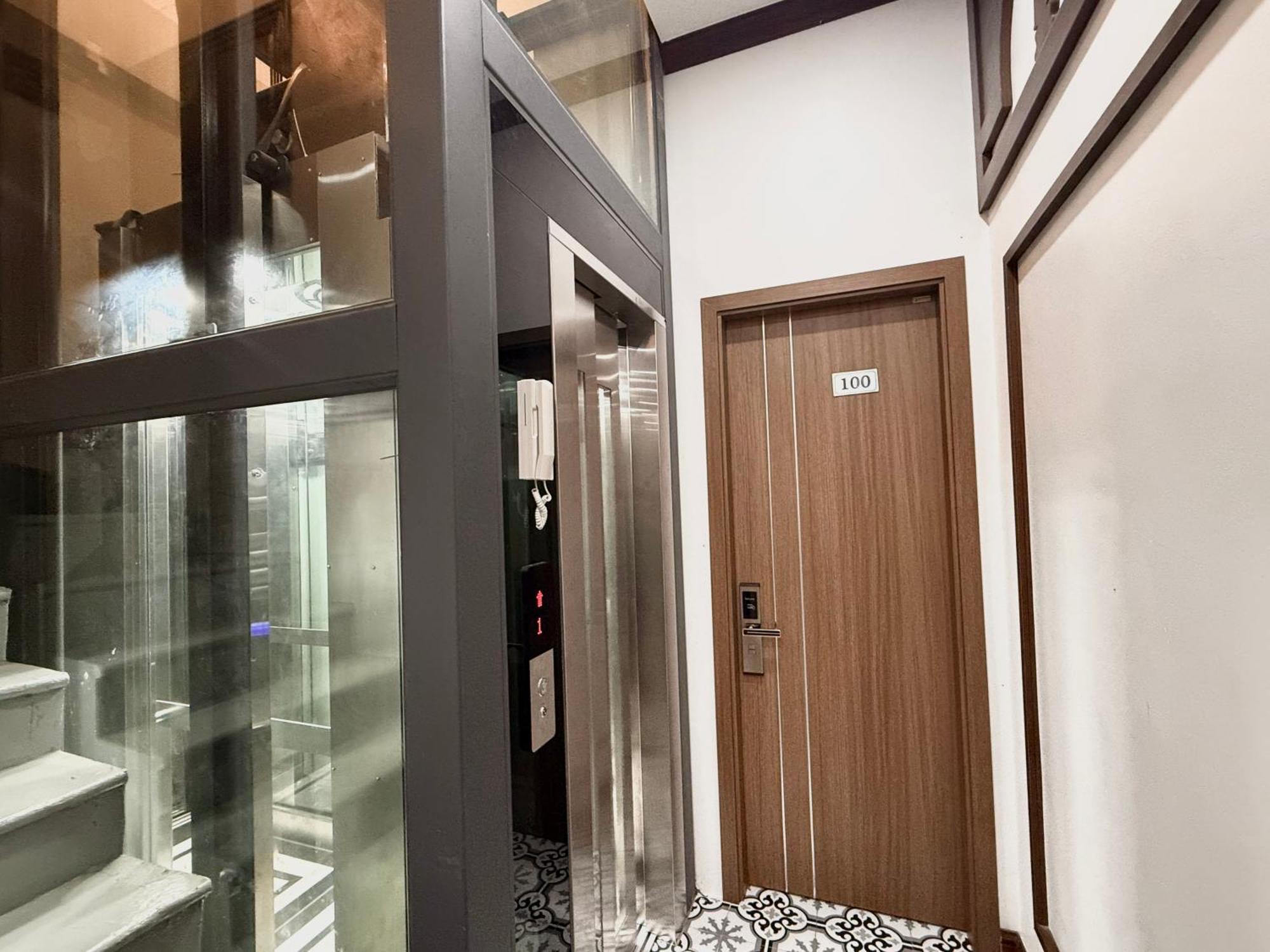 The Queen Hotel & Spa 2 Hanoi Exterior photo