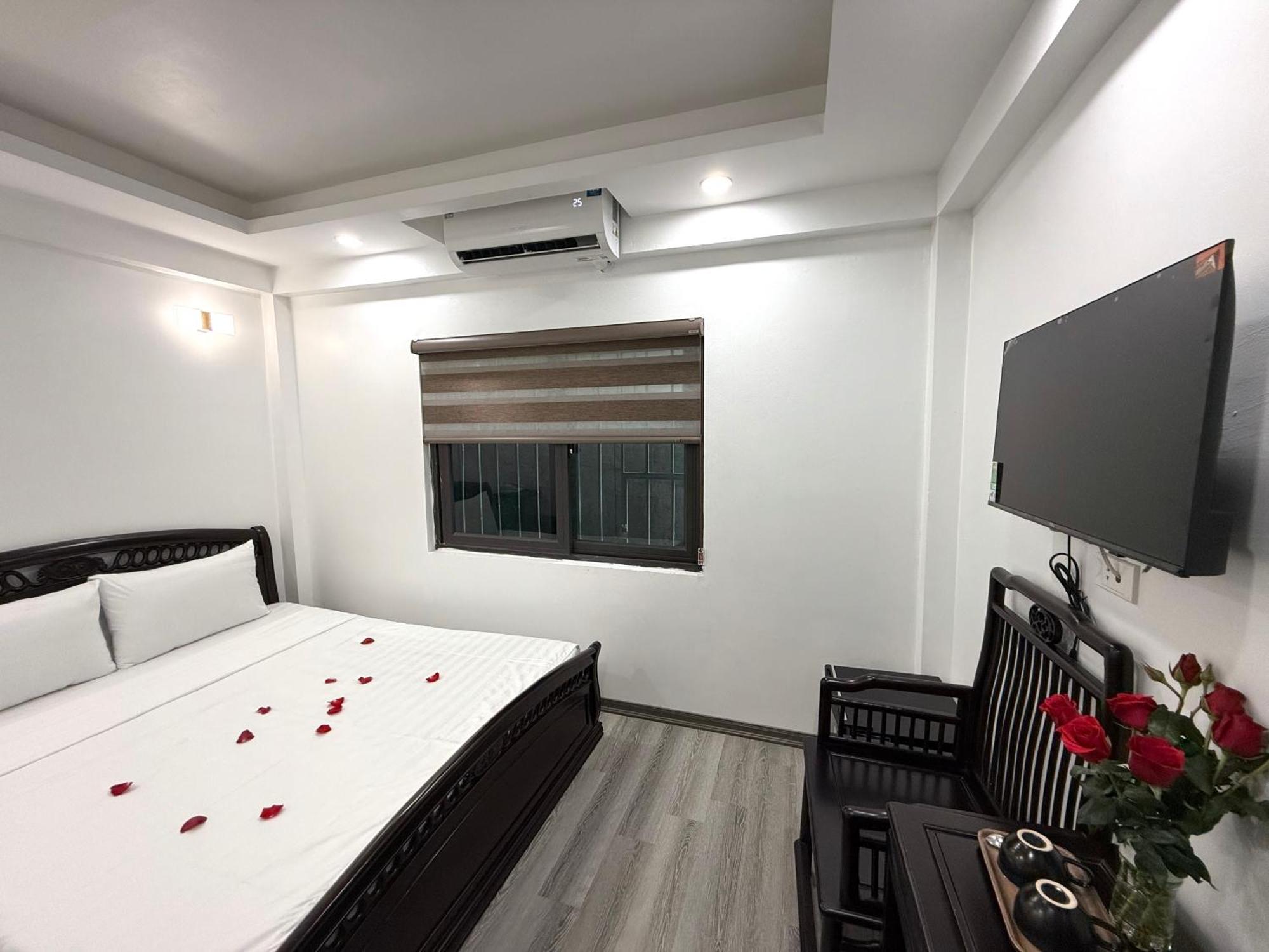 The Queen Hotel & Spa 2 Hanoi Exterior photo